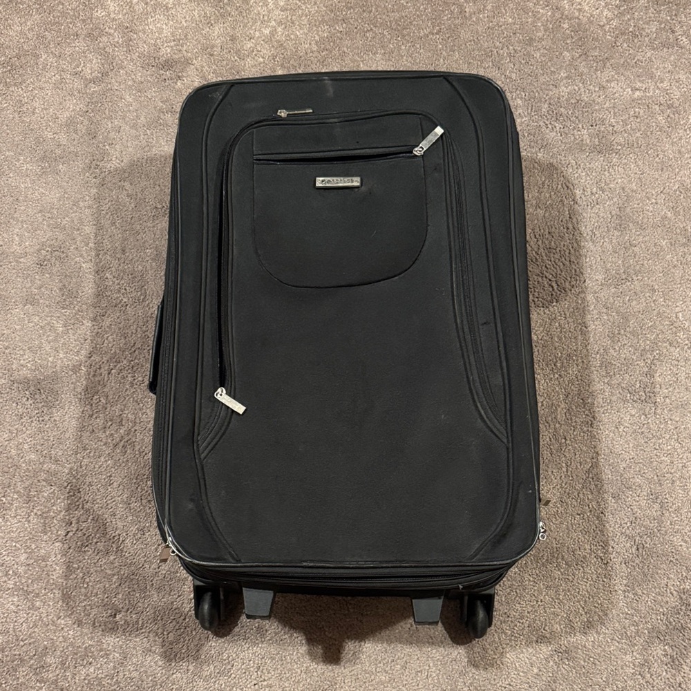 Protege Black Roller Suitcase